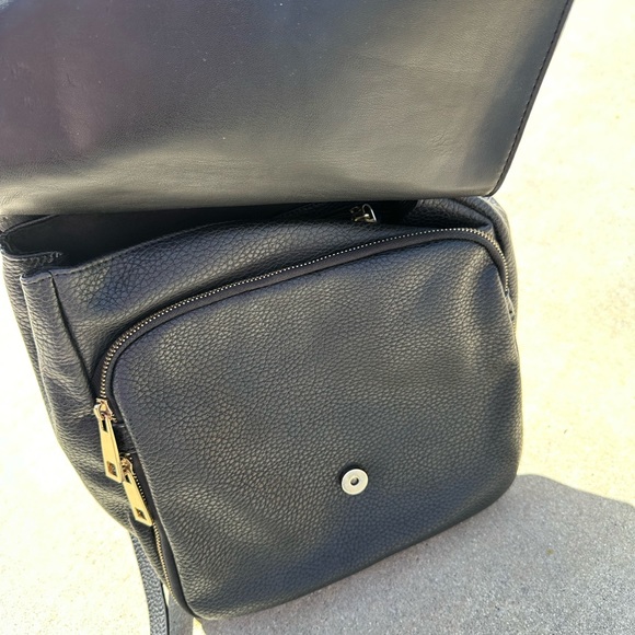 Adorable Flap front backpack - Picture 3 of 6